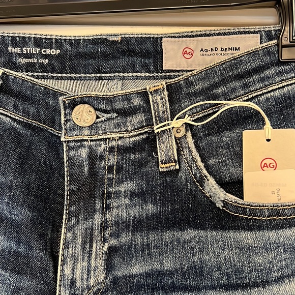 AG The Stilt Crop Jean - Picture 2 of 7